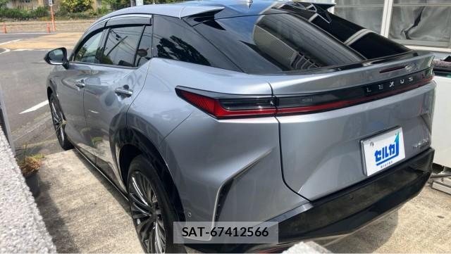 Lexus RZ 2023-10 8280644-13