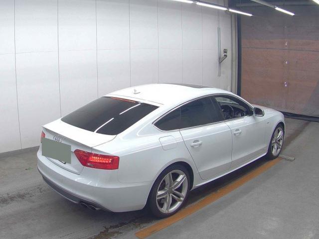 Audi S5 2014-07 8278875-1