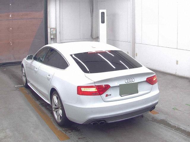 Audi S5 2014-07 8278875-5