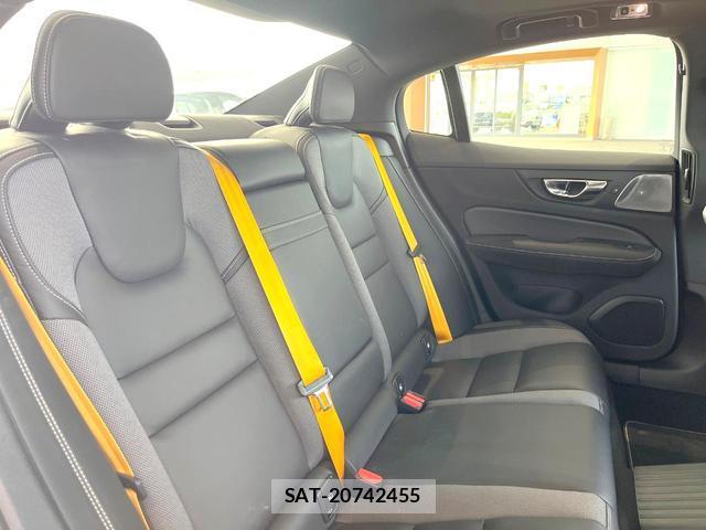 Volvo S60 2020-07 8280440-12