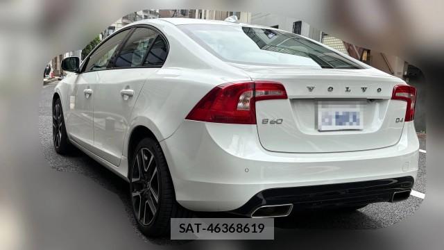 Volvo S60 2017-03 8281930-12