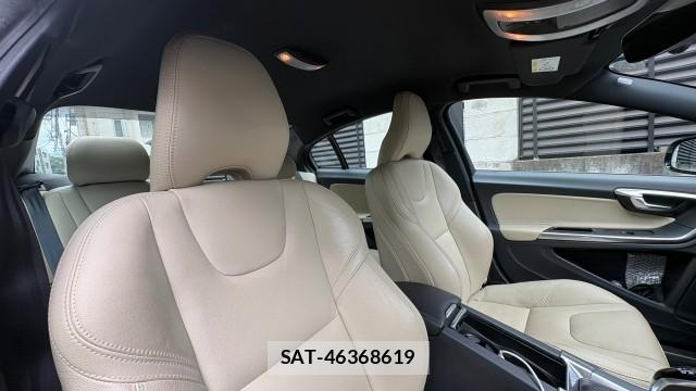 Volvo S60 2017-03 8281930-4