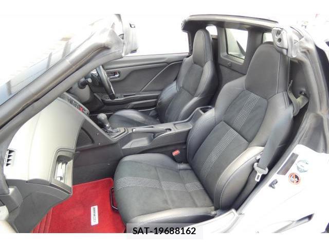 Honda S660 2016-02 8284471-12