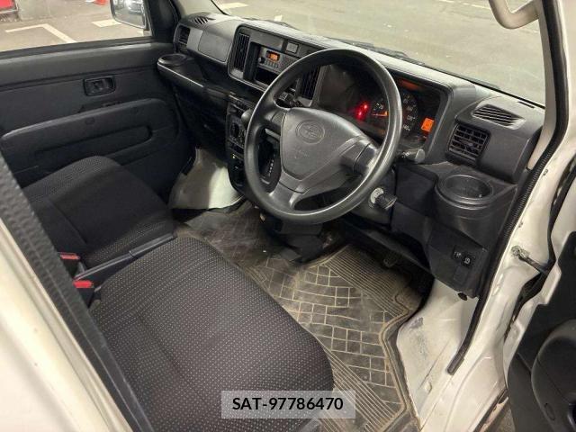 Subaru SAMBAR 2018-07 8283933-5