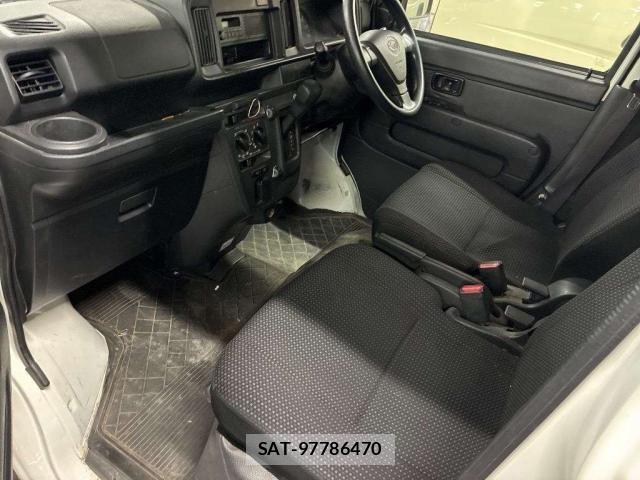 Subaru SAMBAR 2018-07 8283933-6
