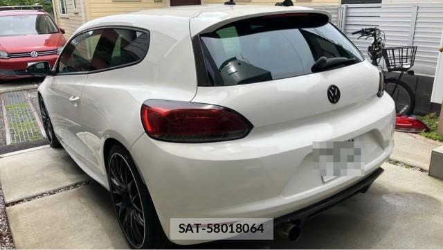 VolksWagen SCIROCCO 2010-10 8281549-13