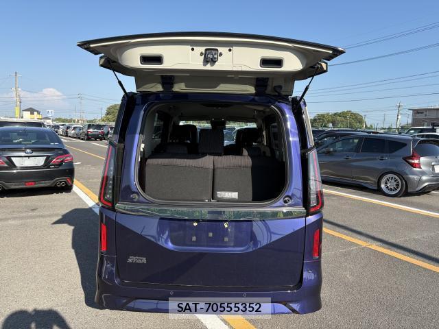 Nissan SERENA 2023-05 8277043-7