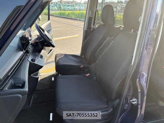 Nissan SERENA 2023-05 8277043-9