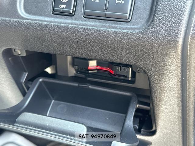Nissan SERENA 2022-03 8277779-6
