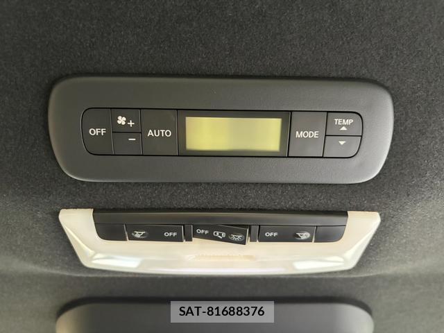 Nissan SERENA 2018-12 8277848-11