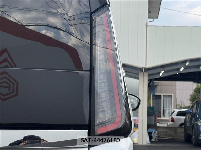 Nissan SERENA 2023-08 8278083-12