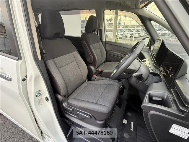 Nissan SERENA 2023-08 8278083-16