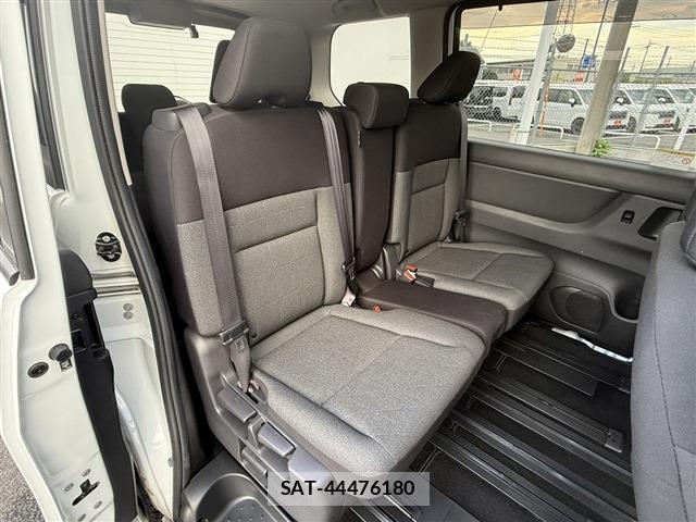 Nissan SERENA 2023-08 8278083-17