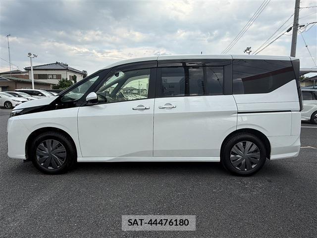 Nissan SERENA 2023-08 8278083-8