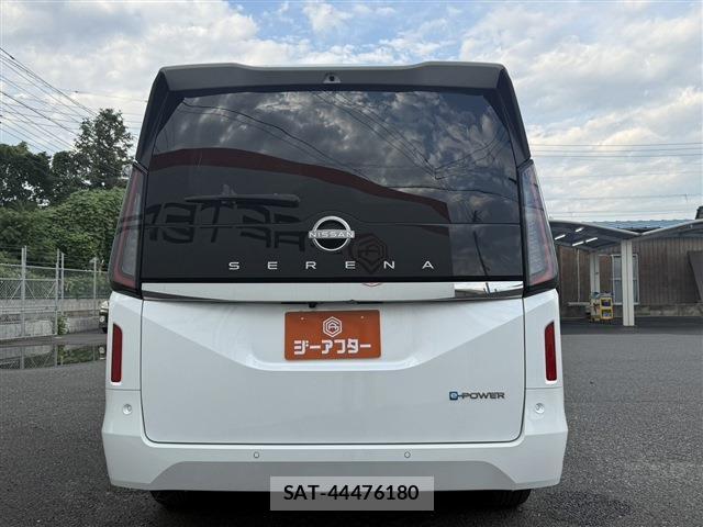 Nissan SERENA 2023-08 8278083-9