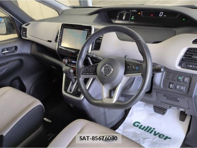 Nissan SERENA 2017-07 8278240-2