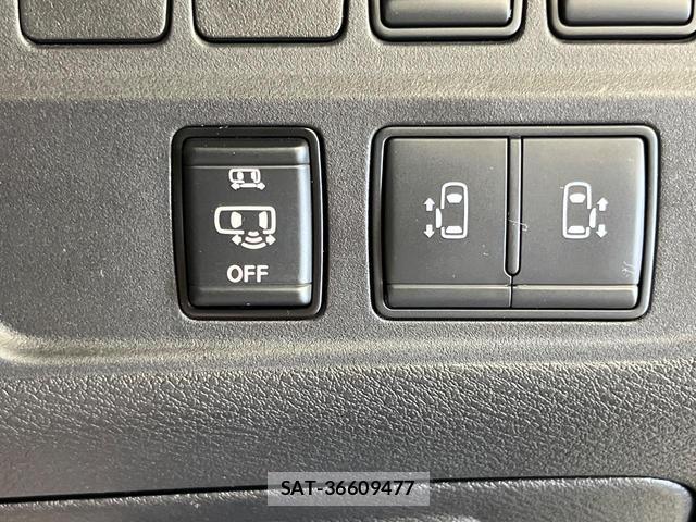 Nissan SERENA 2018-06 8279141-3