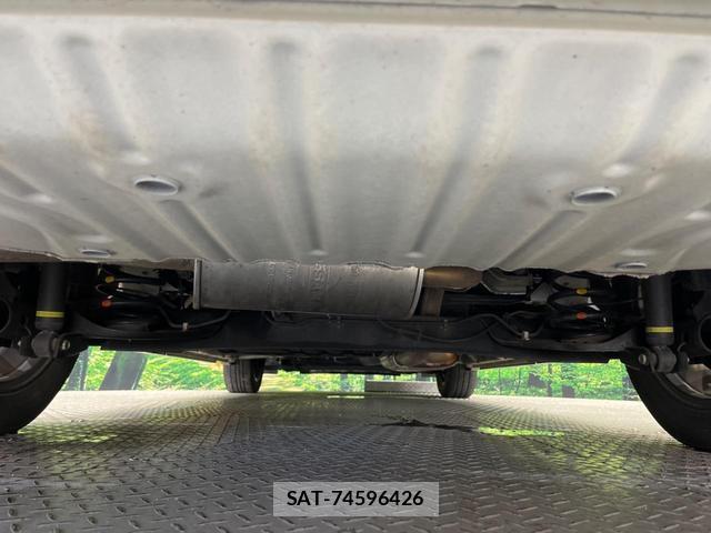 Nissan SERENA 2017-09 8279363-19
