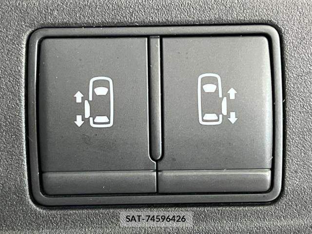 Nissan SERENA 2017-09 8279363-5