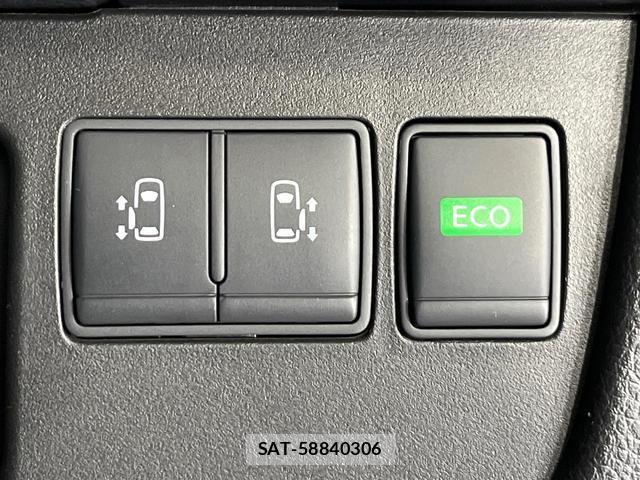 Nissan SERENA 2016-02 8280129-5