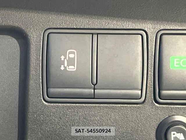 Nissan SERENA 2016-03 8280132-5