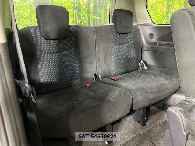 Nissan SERENA 2016-03 8280132-9