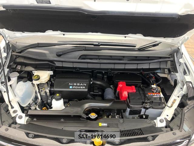 Nissan SERENA 2023-06 8280220-17