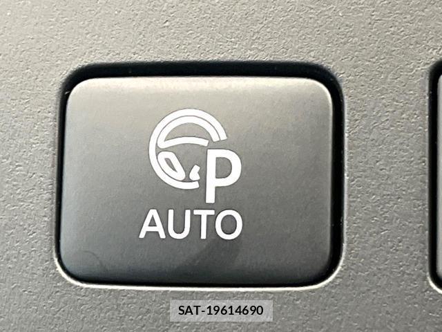 Nissan SERENA 2023-06 8280220-5