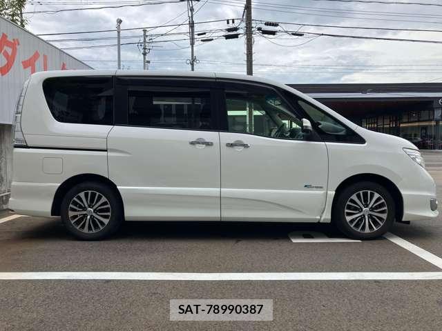 Nissan SERENA 2015-05 8280347-3