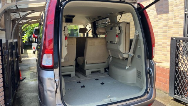 Nissan SERENA 2006-02 8280548-17
