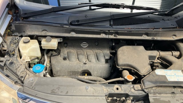 Nissan SERENA 2006-02 8280548-7
