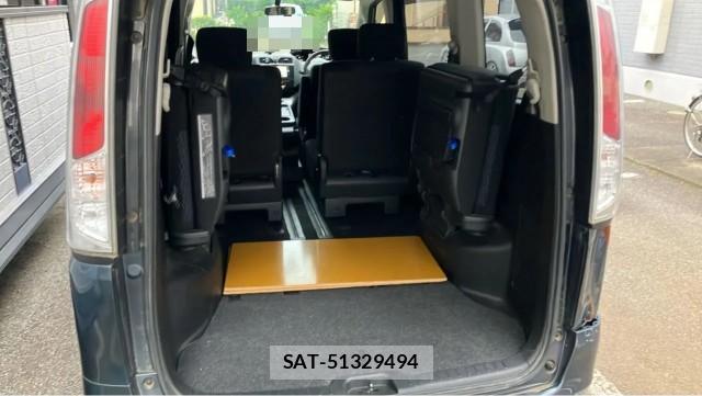 Nissan SERENA 2012-06 8280751-17