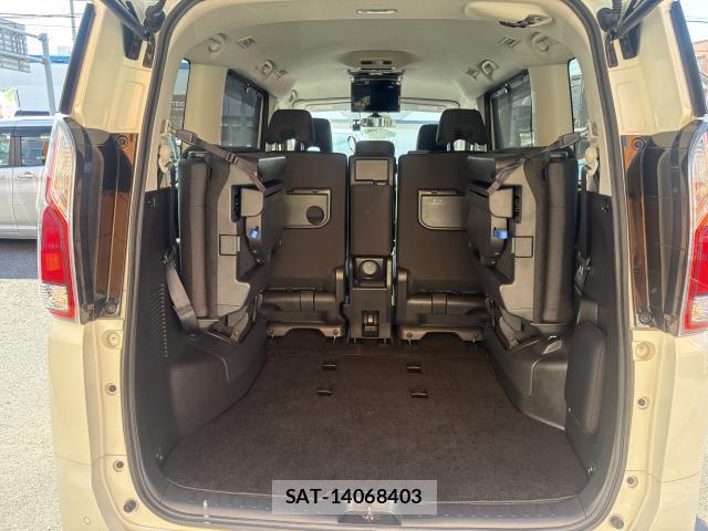 Nissan SERENA 2019-02 8280829-16