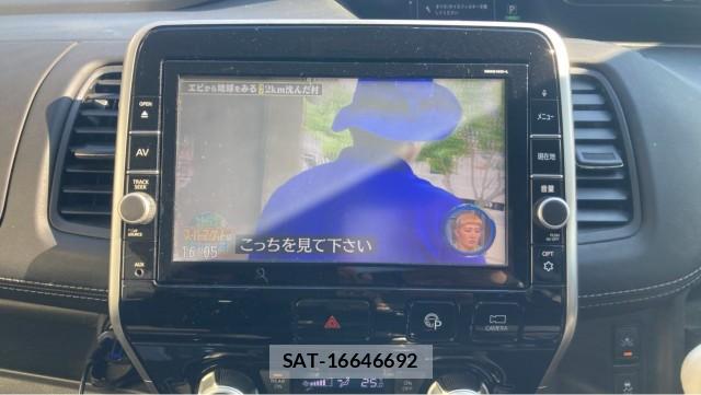 Nissan SERENA 2017-01 8280924-4
