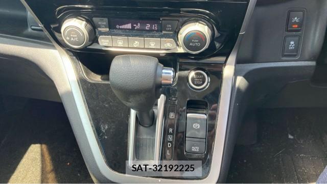 Nissan SERENA 2016-08 8280955-14