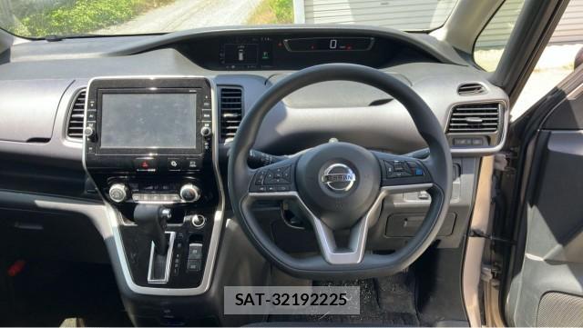Nissan SERENA 2016-08 8280955-16