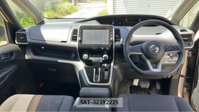 Nissan SERENA 2016-08 8280955-2