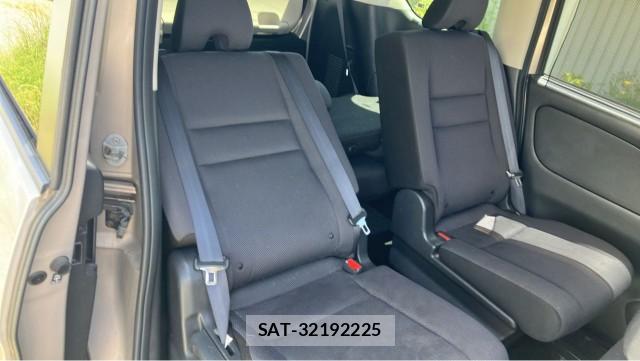Nissan SERENA 2016-08 8280955-6