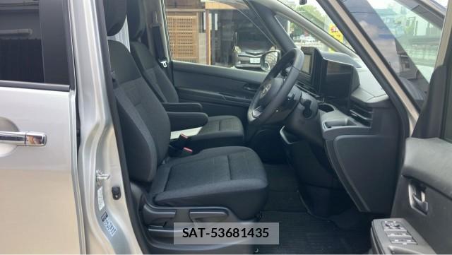 Nissan SERENA 2025-07 8281058-5