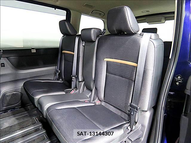 Nissan SERENA 2023-08 8281225-12