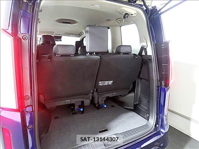 Nissan SERENA 2023-08 8281225-17