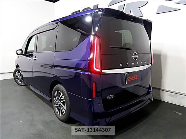 Nissan SERENA 2023-08 8281225-3
