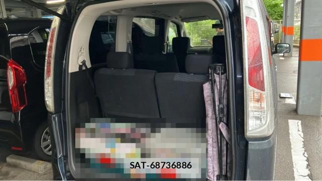 Nissan SERENA 2011-05 8281376-17