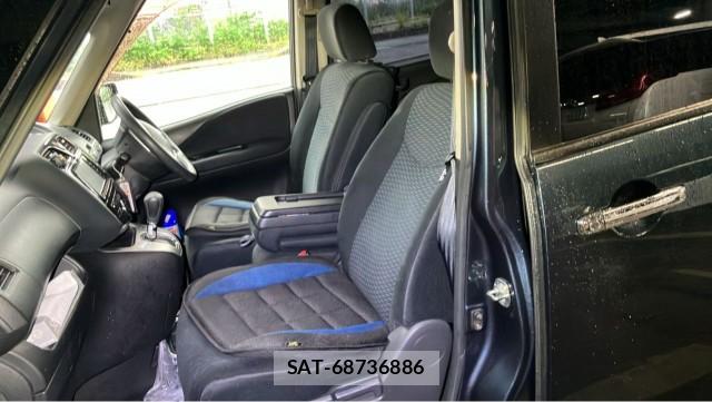Nissan SERENA 2011-05 8281376-5