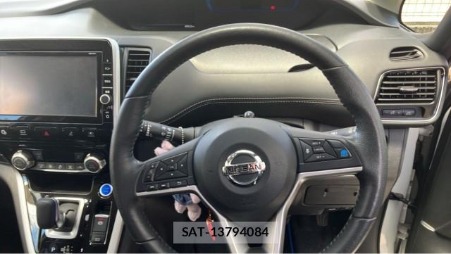 Nissan SERENA 2019-05 8281379-16