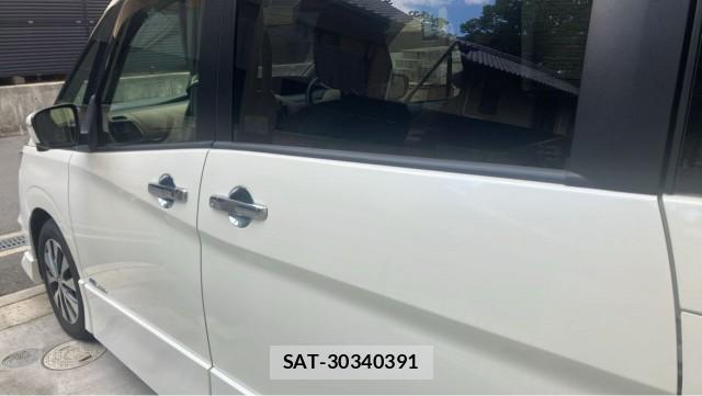Nissan SERENA 2017-09 8281405-10