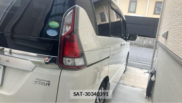 Nissan SERENA 2017-09 8281405-12