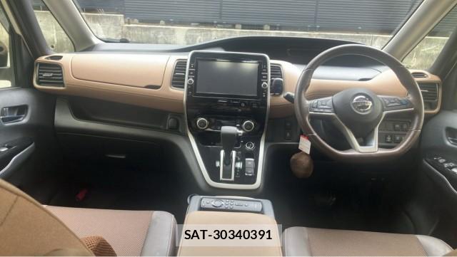 Nissan SERENA 2017-09 8281405-2