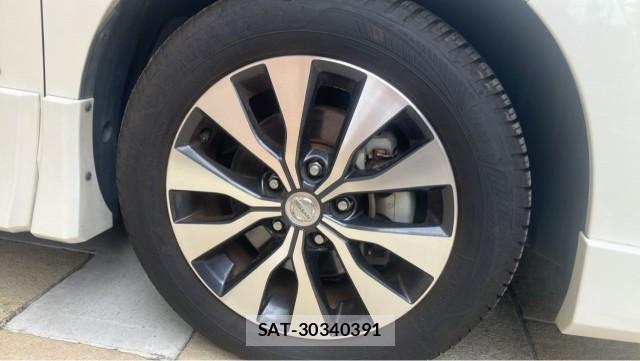 Nissan SERENA 2017-09 8281405-8