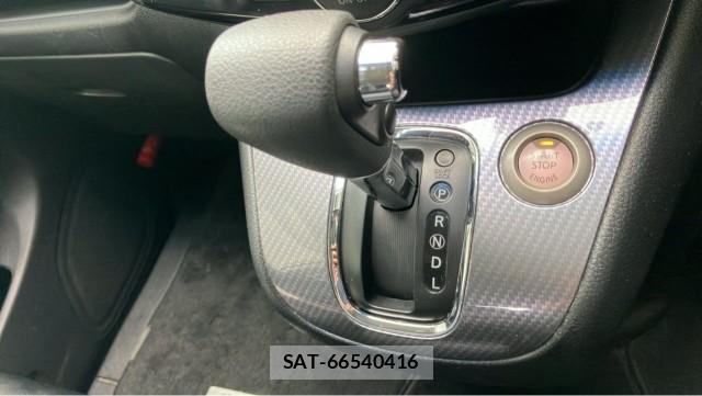 Nissan SERENA 2014-05 8281469-14